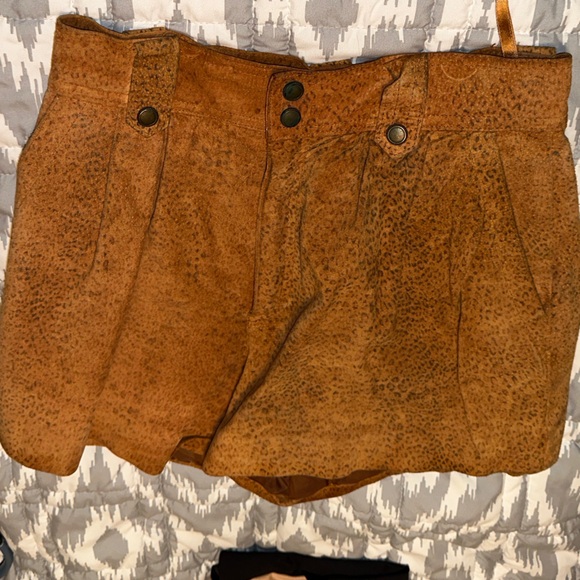 Vintage Suede Brown Animal Print Shorts - Picture 1 of 2
